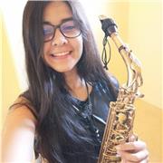Profesora de saxofón ofrece clases particulares de instrumento (Saxofón), lenguaje musical, educacion auditiva hasta nivel profesional. Preparación de pruebas a conservatorios